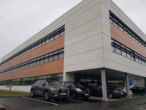 A LOUER - BUREAUX LUMINEUX 1 218 M² DIVISIBLES A PARTIR DE 152 M²- VILLENAVE D'ORNON