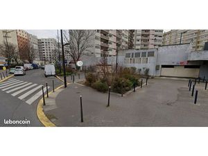 A saisir 4 place parking securisee