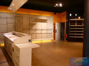 Centre-ville sur axe passant  local commercial