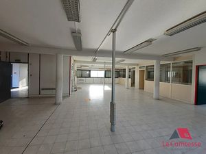 Location locaux professionnels 4 pièces 102 m² à Marseille 16ème (13016)  979 €