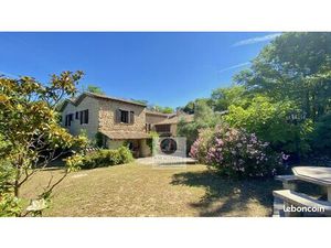 Propriété 11 pièces 451 m²