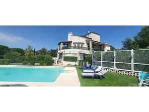 Vente maison 10 pièces 278 m² Vidauban (83550)