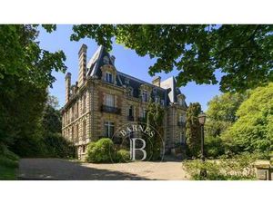 Appartement à vendre 7 Pièces 200 m2 Marnes-la-Coquette - 1 863 000 €