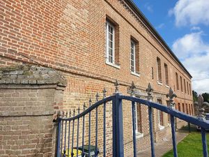 Vente locaux professionnels 350 m² à Saint-Pierre-lès-Elbeuf (76320)  466 400 €