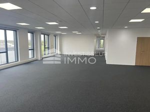 Local d'activités logistique ou stockage à louer sur l'A87