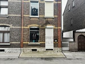 SUPERBE MAISON A VENDRE A RENOVER AVEC GARAGE A AUVELAIS