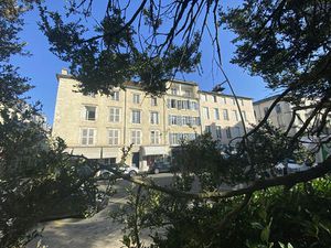 Vente commerce 1 pièce 54 m² Pau (64000)