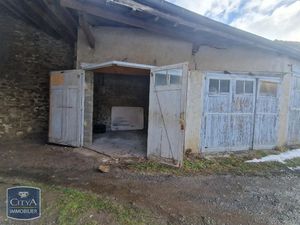 Parking à louer 15 m² - Montfaucon-en-Velay (43) - 40€
