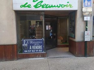 Vente local commercial 2 pièces 66m2 Saint-Marcellin 38160 - 80000 € - Surface Privée