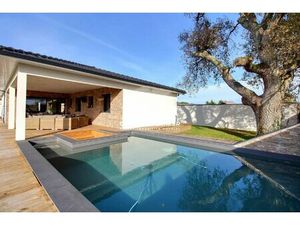 Villa haut de gamme construite en 2023 - piscine- garage