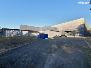 Local commercial 1896 m² La-Ferté-Bernard