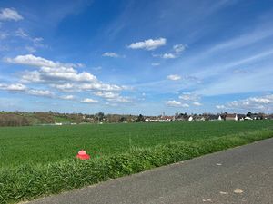 Terrain Courtenay 35 680 m2 constructible.