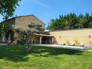 **Mas avec 5 chambres climatisées salle de bains et wc privatifs** Nouveauté 2026 : l'espa