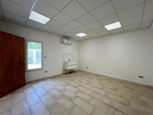 Location locaux professionnels à Penta-di-Casinca (20213)  NaN €