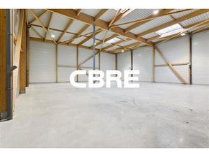 Location local d'activités COURTRY 1 414 m²