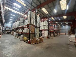 Location commerce 2869 m² à Flassans-sur-Issole (83340)