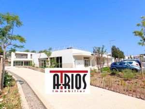 Vente local commercial 150m2 Hyères 83400 - 413105 € - Surface Privée