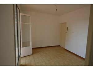 Location appartement 1 pièce 17 m² à Saint-André-de-la-Roche (06730)