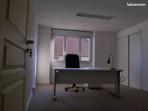 Bureau 18 m2 à Cran Gevrier