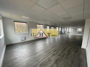 Location bureau 286 m² à Chevilly-Larue (94550)
