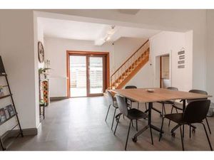 Bureaux à louer à Casteau.