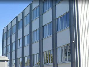 Location bureau 162 m² à La Courneuve (93120)