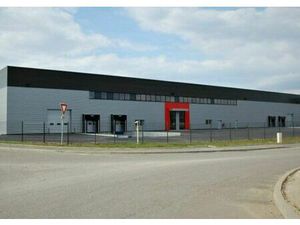 Location commerce 565 m² à Dagneux (01120)