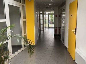 Location Bureaux et commerces aux Sorinières (44840) : à louer / 24m² Les Sorinières