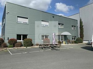 Location commerce 5200 m² à Lozanne (69380)