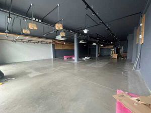 Location commerce 921 m² à Quimper (29000)