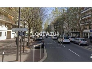 Vente commerce 2 pièces 42 m² Antibes (06600)