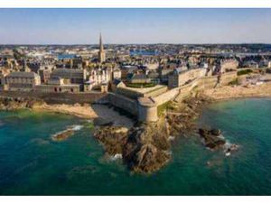 Location commerce 394 m² à Saint-Malo (35400)