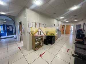 Location local industriel 303 m² à Choisy-le-Roi (94600)