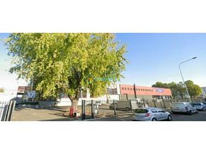 Location local industriel 3782 m² à Créteil (94000)