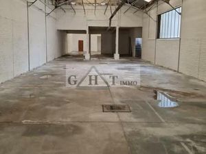 Location local industriel 670 m² à Drancy (93700)