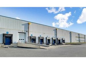 Location entrepôt / local d'activités LA VEUVE 23 105 m²