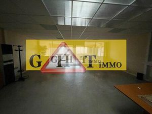 A LOUER ENTREPOT DE 65 M² À NEUILLY S/ MARNE