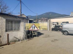 ENTREPOT DE 700 M² SUR UN TERRAIN DE 1300 M² SUR TOULON EST