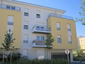 Location Garage box et parking à Avrillé (49240) : à louer / 10m² Avrillé