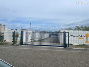 Location box de stockage 100% plain-pied à STRASBOURG garde-meubles sécurisé  accès 24/7  