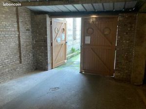 Location parking moto ou vélo uniquement