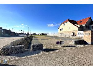 Parkeerterrein met 14 staanplaatsen