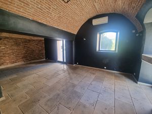 Aleria centre  local commercial ou professionnel-avec parkin