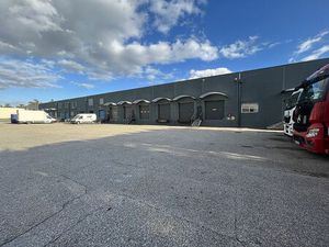 Location local d'activités CORBAS 6 061 m²