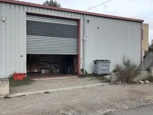 Location locaux professionnels 269 m² à Peypin (13124)  2 030 €