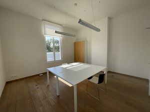 Commercieel te huur in Sint-Martens-Latem