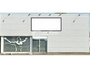 Location local commercial 350m2 Tarbes 65000 - 1700 € - Surface Privée