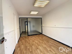 Location locaux professionnels 35 m² à Terrasson-Lavilledieu (24120)  400 €