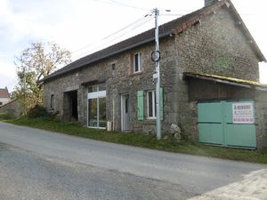 MAISON EN COURS DE RENOVATION PROCHE D AUBUSSSON