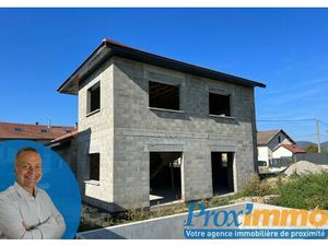 Maison 4 Chambres avec Piscine sur 506 m² de terrain !